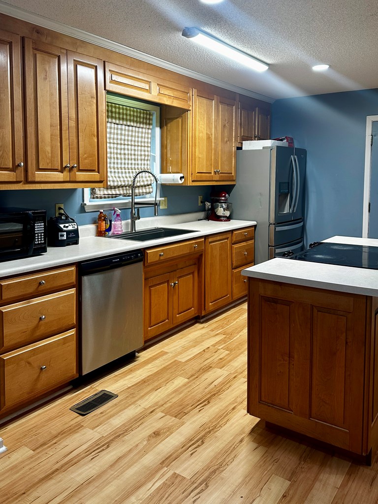 21 Brookfield Lenox Rd