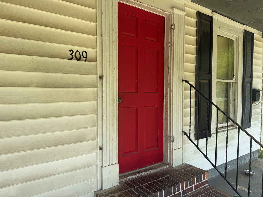 309 W Cypress Street