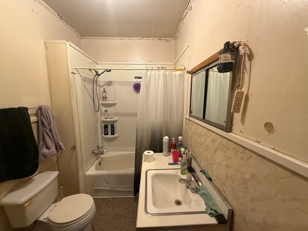 309 W Cypress Street