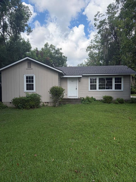 Photo of 1706 N Lee ST, Valdosta, GA 31601 (MLS # 143159)