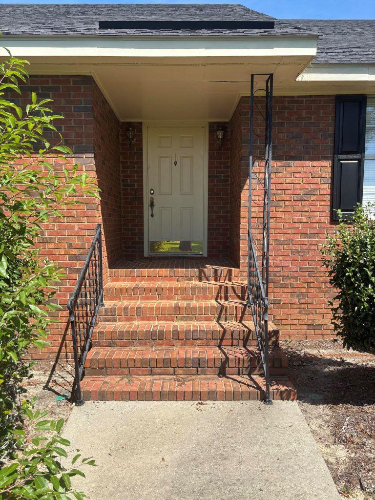 330 Warwick Hwy