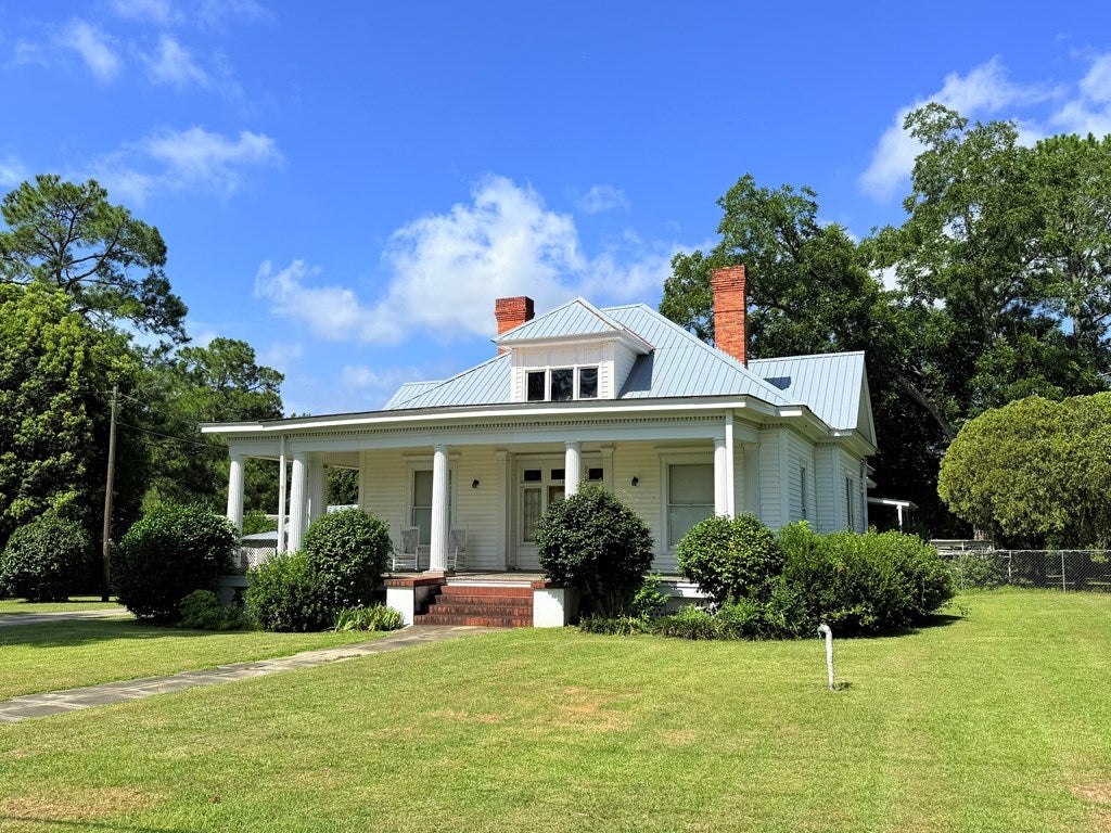 180 Oak St
