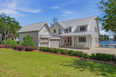 Photo of 620 Lakeshore Drive, Cordele, GA 31015 (MLS # 142546)