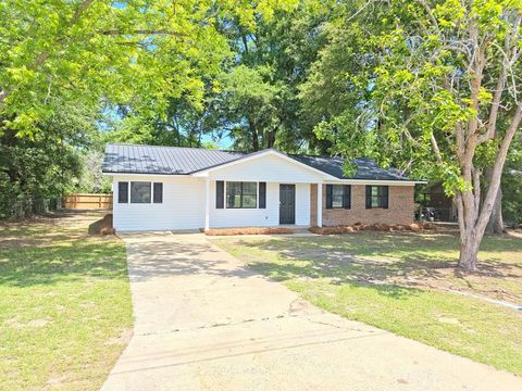 Photo of 163 Washington Ave, Fitzgerald, GA 31750 (MLS # 142678)