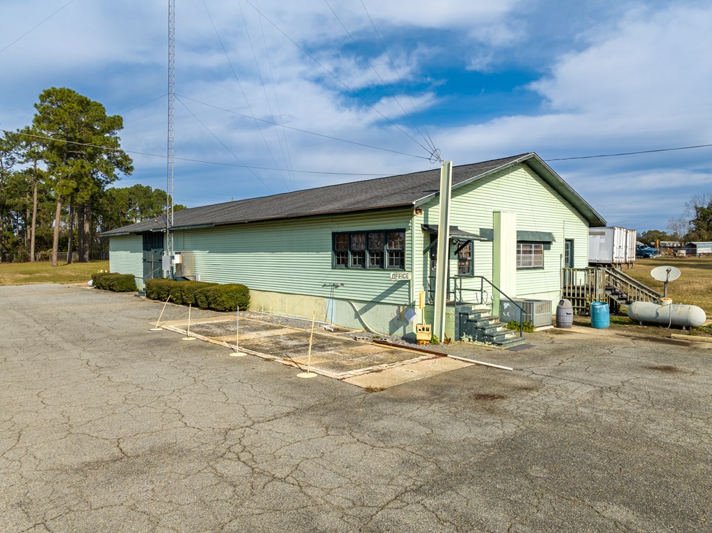3375 US Hwy 41