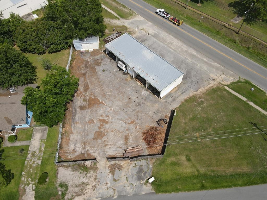 1101 Ferry Lake