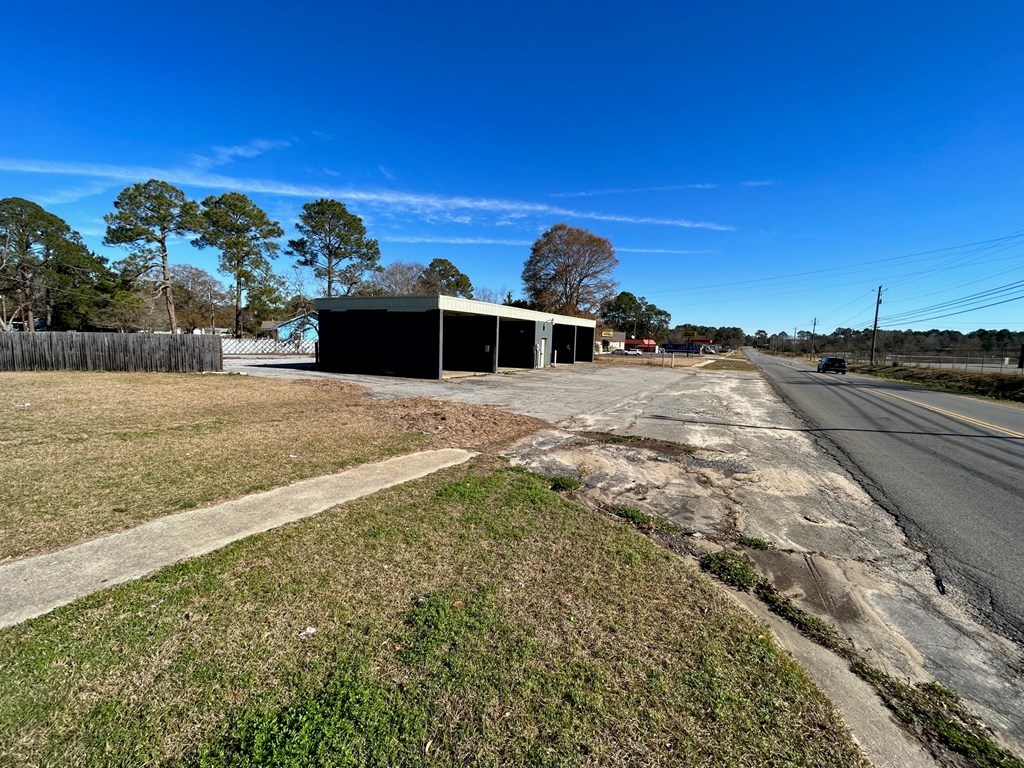 1101 Ferry Lake