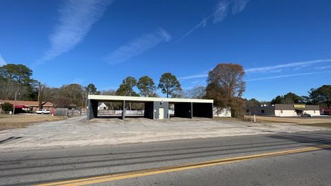 Photo of 1101 Ferry Lake, Tifton, GA 31794 (MLS # 138172) Photo of 1101 Ferry Lake, Tifton, GA 31794 (MLS # 138172)