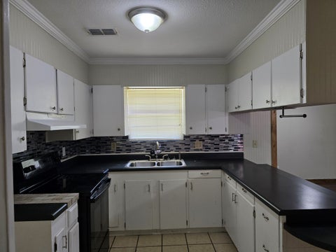 Tiny photo for 107 Lobingier Avenue, Fitzgerald, GA 31750 (MLS # 142850)