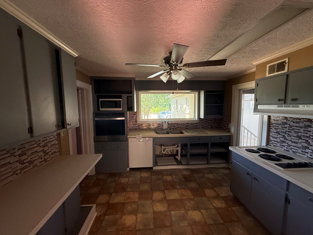 1745 W Highway 280