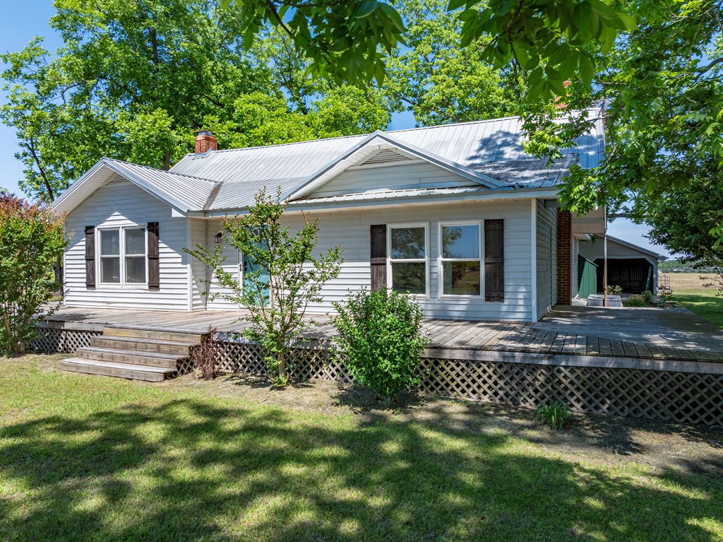 1975 Russell Smith Road