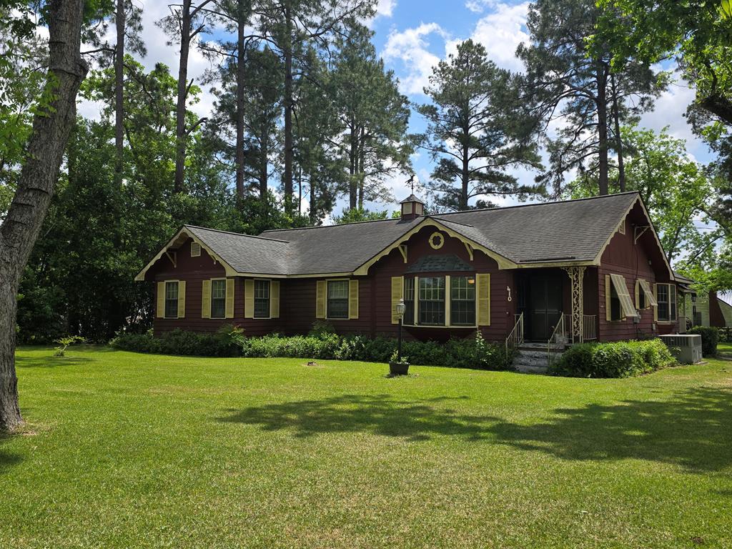410 W Henderson
