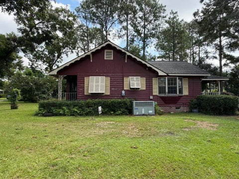 Tiny photo for 410 W Henderson St, Ocilla, GA 31774 (MLS # 143069)