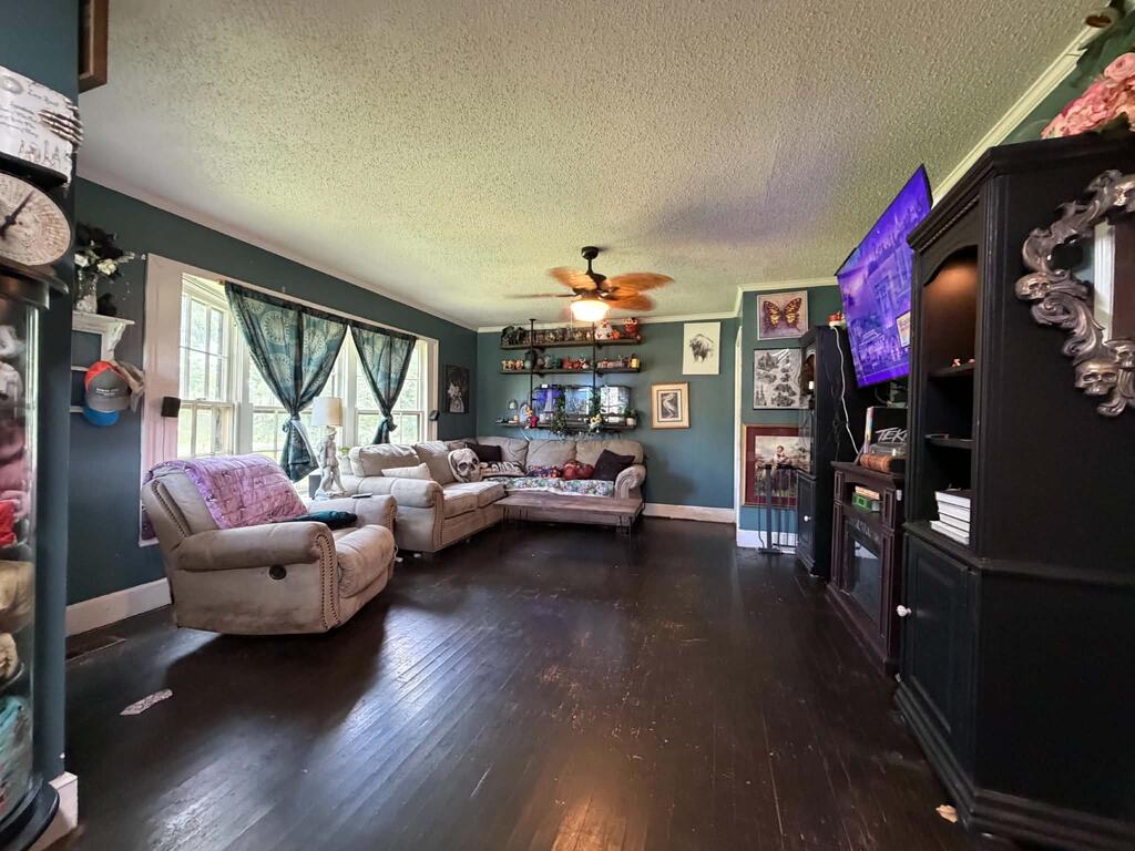 410 W Henderson