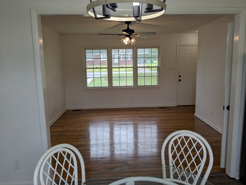 117 Donna Dr