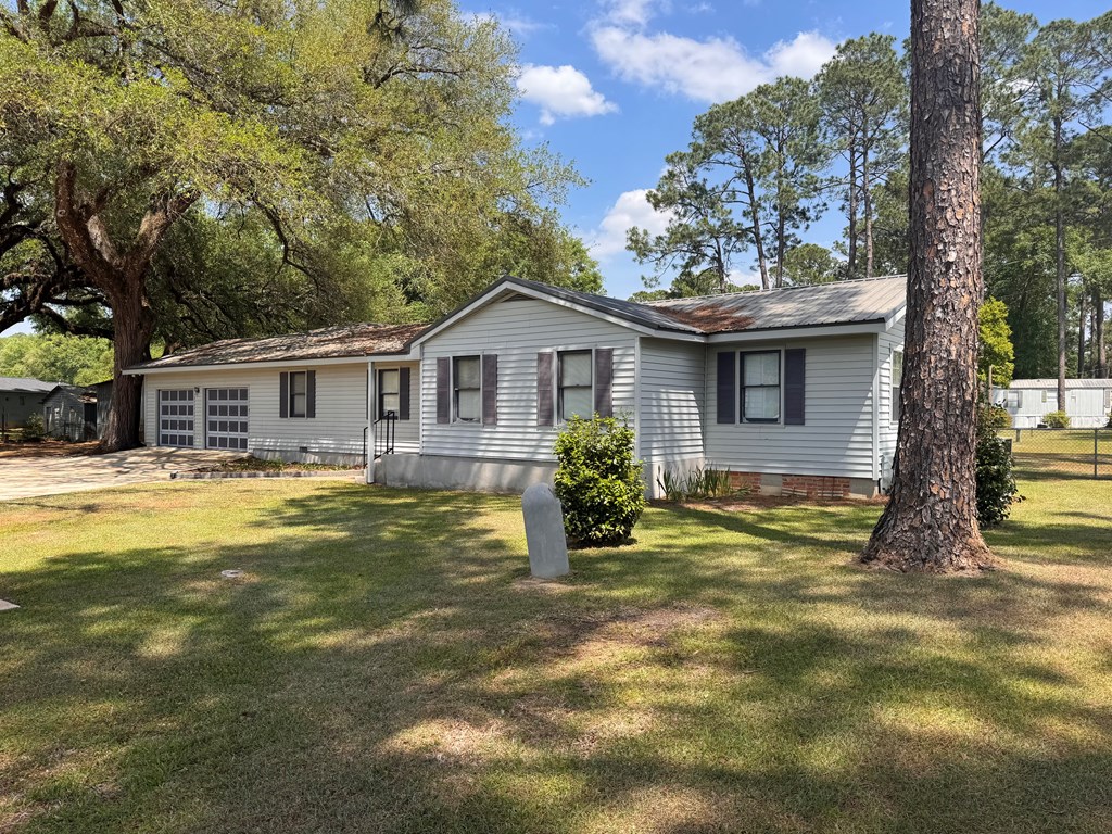 324 N County Line Rd