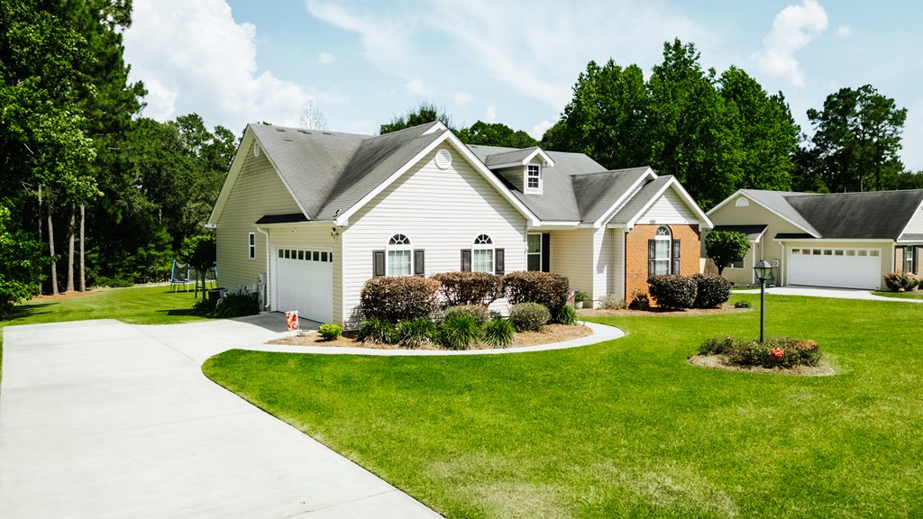 35 Chase Circle