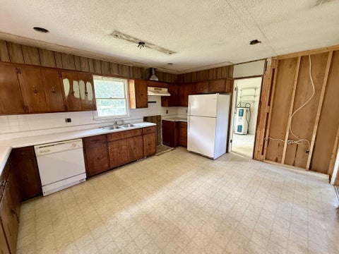 Tiny photo for 2002 Golden Rd W RD, Tifton, GA 31793 (MLS # 143084)