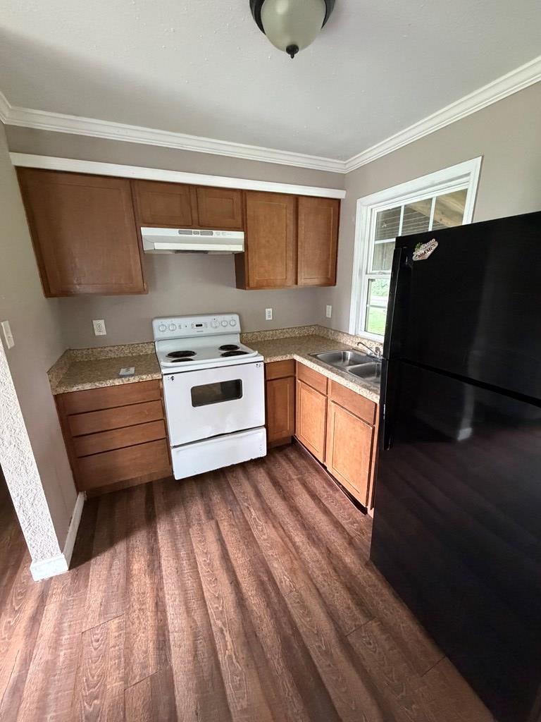 1706 N Lee