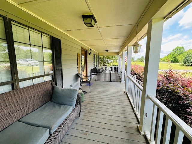 704 Chula Brookfield Rd