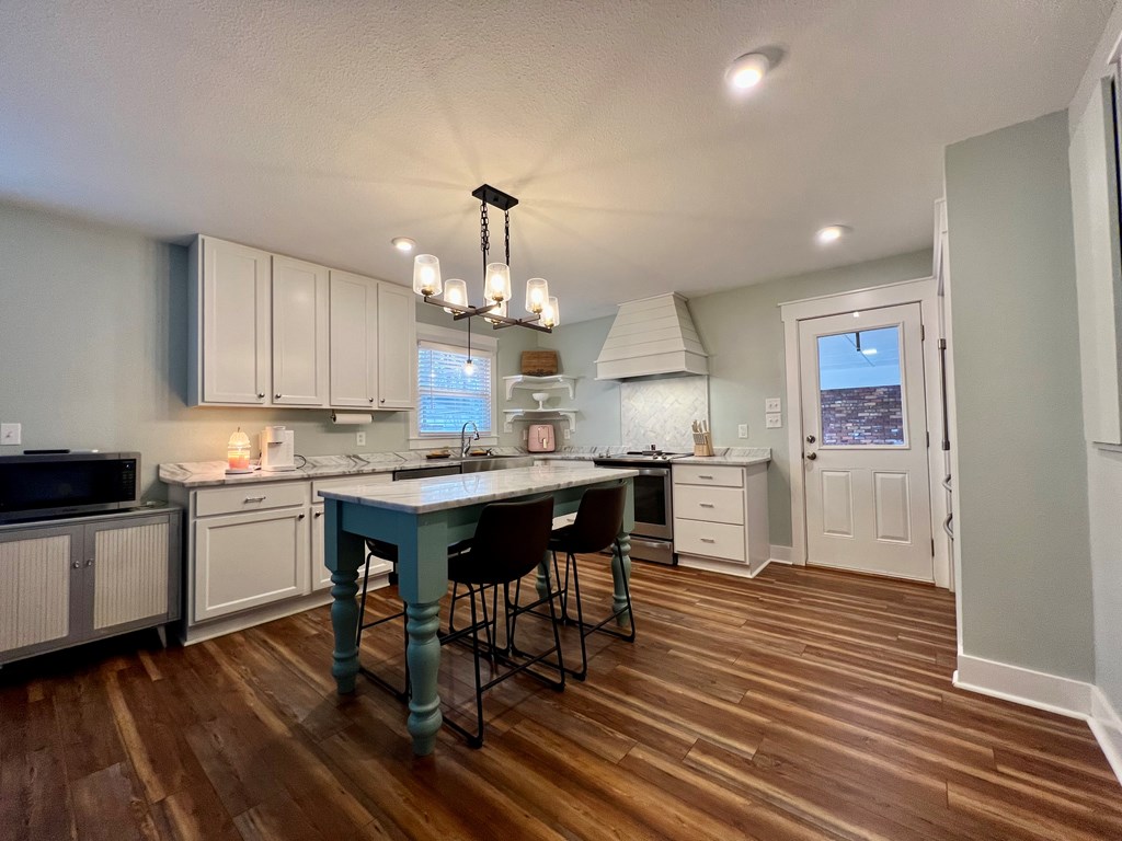 1211 W Roanoke Drive Ext