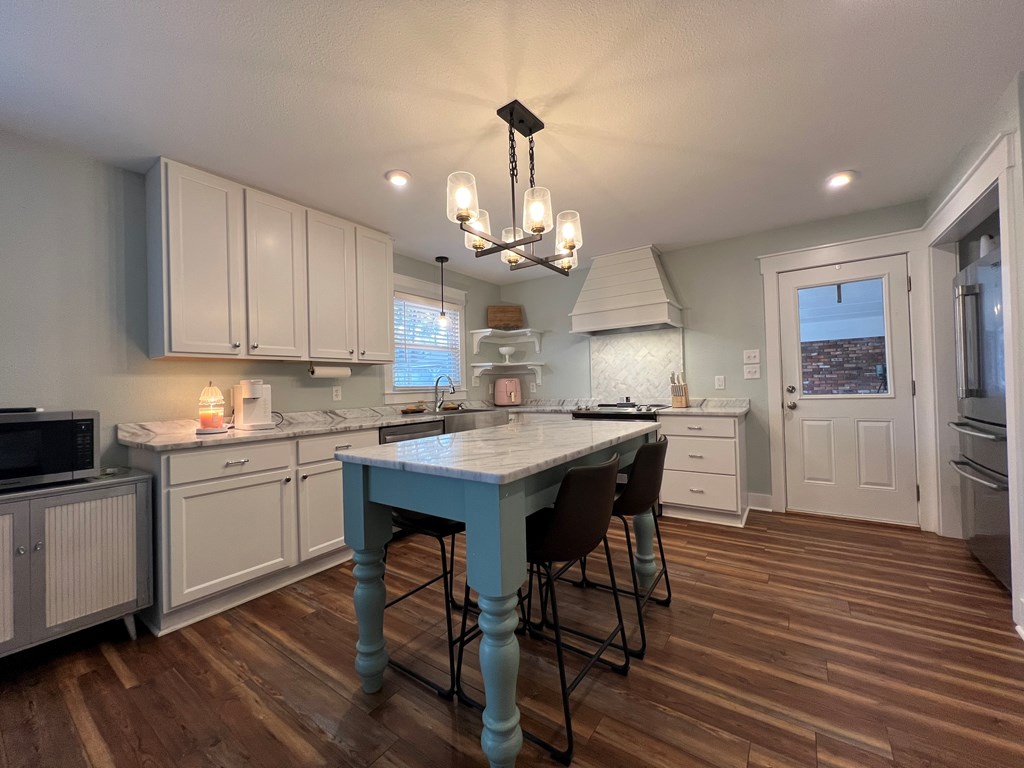 1211 W Roanoke Drive Ext