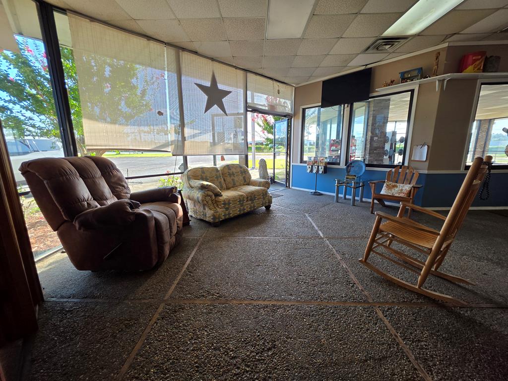 217 Ocilla Highway