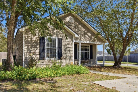 Tiny photo for 4138 Sedgwyck Lane, Valdosta, GA 31605 (MLS # 143025)