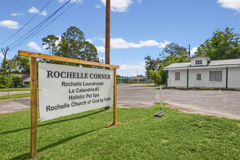 Tiny photo for 450 Stephens Street, Rochelle, GA 31079 (MLS # 142698)