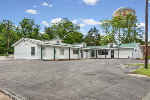 Photo of 450 Stephens Street, Rochelle, GA 31079 (MLS # 142698)