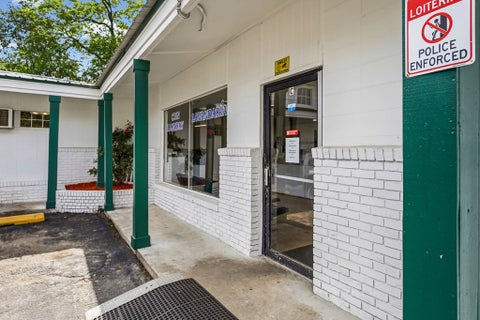Tiny photo for 450 Stephens Street, Rochelle, GA 31079 (MLS # 142698)