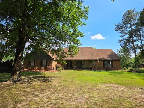 Photo of 117 Meadowlark Lane, Fitzgerald, GA 31750 (MLS # 138340)