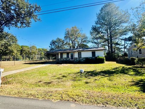Photo of 101 Pecan Street, Sylvester, GA 31791 (MLS # 139013)