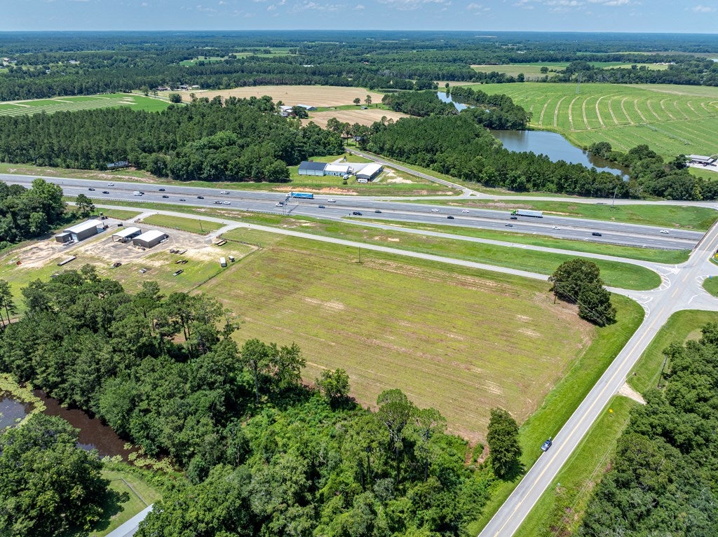 10 Access Rd