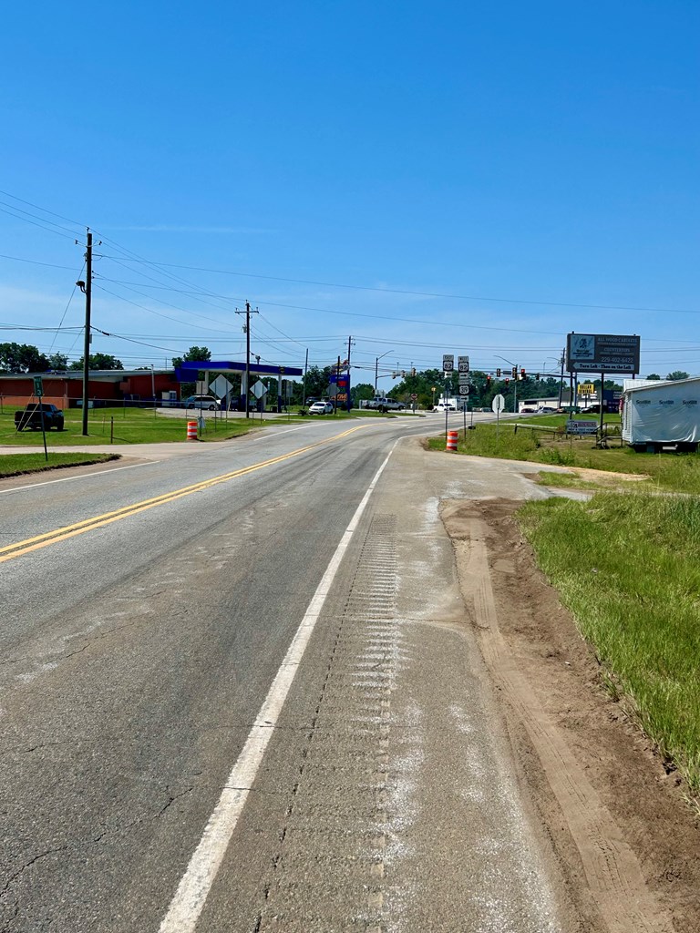 25 HWY 319 N