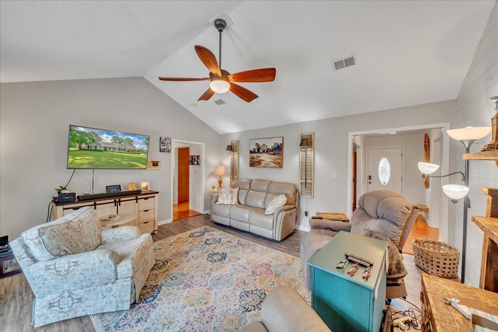 213 Aspen Ln.