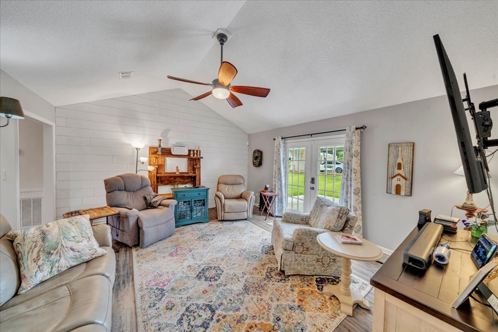 213 Aspen Ln.