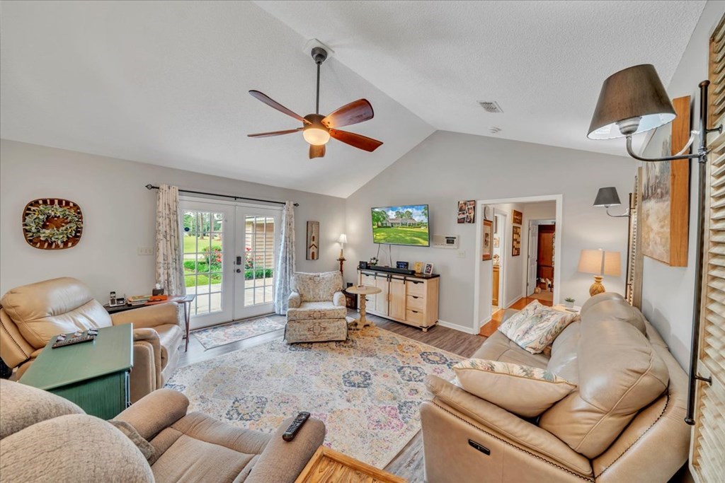 213 Aspen Ln.