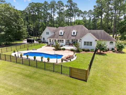 Tiny photo for 95 Waterfront St, Tifton, GA 31794 (MLS # 143038)