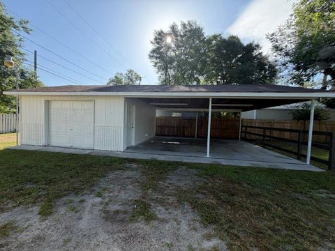 Tiny photo for 507 W Pine St, Fitzgerald, GA 31750 (MLS # 142868)