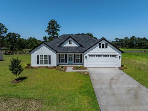 Photo of 28 Edgewater Ct, Tifton, GA 31793 (MLS # 142525)