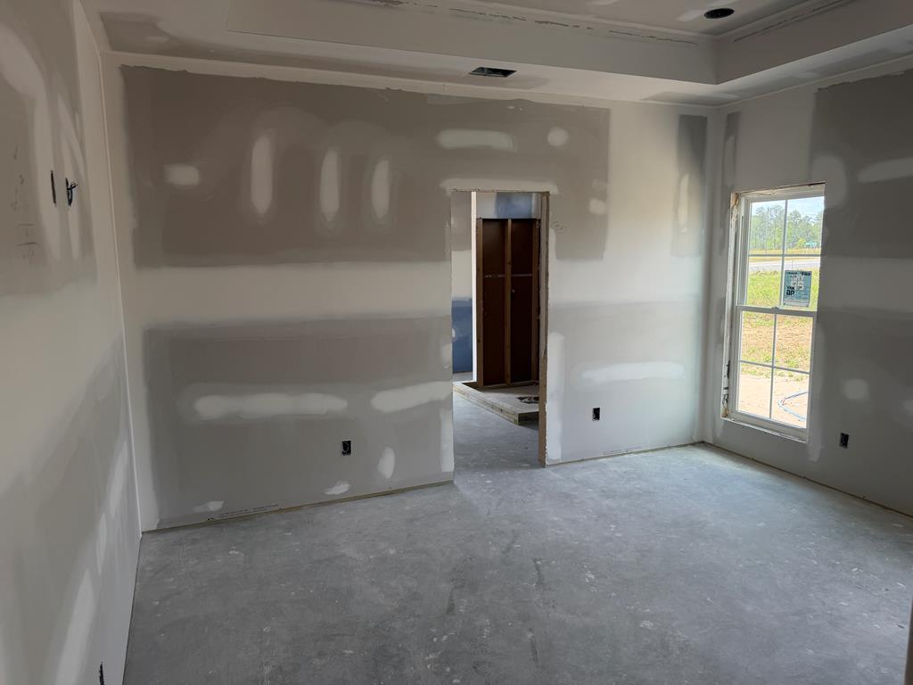 28 Edgewater Ct