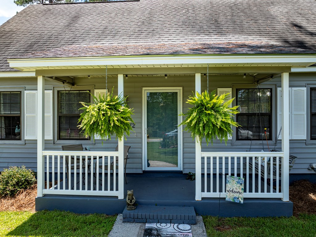 2612 Davis Ave