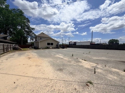 Tiny photo for 805 S Grant St, Fitzgerald, GA 31750 (MLS # 142626)