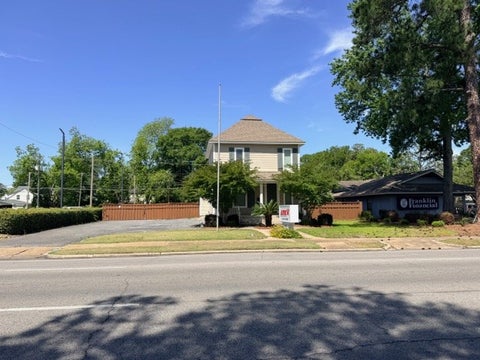 Tiny photo for 805 S Grant St, Fitzgerald, GA 31750 (MLS # 142626)