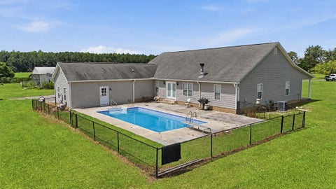 Tiny photo for 713 Jacksonville Highway, Fitzgerald, GA 31750 (MLS # 142926)