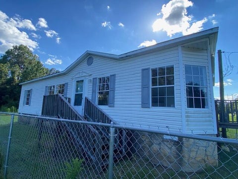 Photo of 305 W Crockett St, Sylvester, GA 31791 (MLS # 143088)