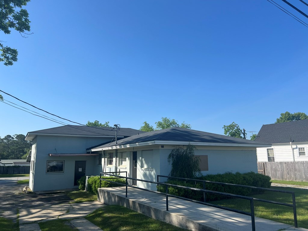 372 E College Ave