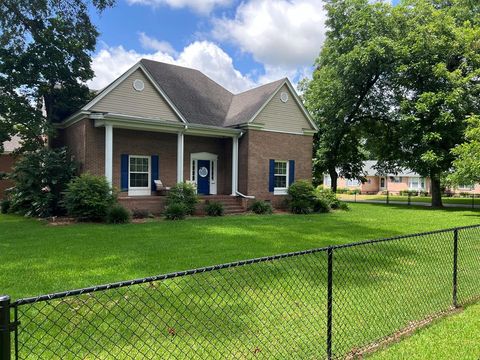 712 W Third St Ocilla GA 31774