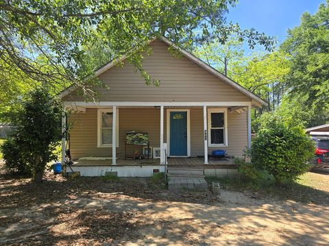 Photo of 607 N Lee Street, Fitzgerald, GA 31750 (MLS # 142556)